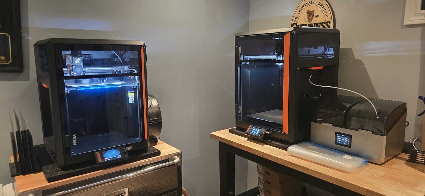Les deux imprimantes Prusa de l'atelier